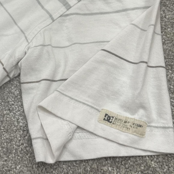 Y2K DC Apparel Gray & White Pocket T-Shirt Small Men's Skate Streetwear - Picture 6 of 6